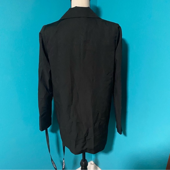 NWT PrettyLittleThing 0 Solid Black Oversized Light Weight Button Detail Blazer - Picture 4 of 5